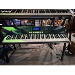Image d'un synthétiseur d'occasion PC3LE7, de la marque Kurzweil