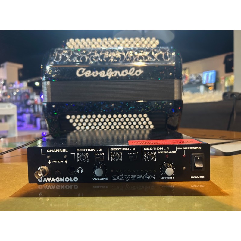 Image d'un accordéon Cavagnolo Chromatique noir, de la marque Odysée