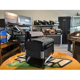 Image d'un accordéon numérique d'occasion P318L, de la marque Piermaria