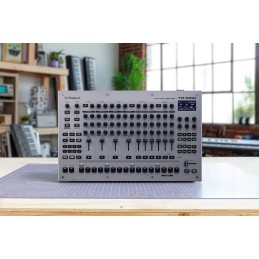 Image d'une Boîte à Rythmes TR-1000, de  la marque Roland