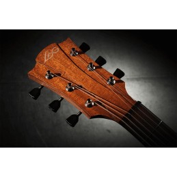 Image d'une guitare Lâg T70D-NAT Tramontane Dreadnought Natural