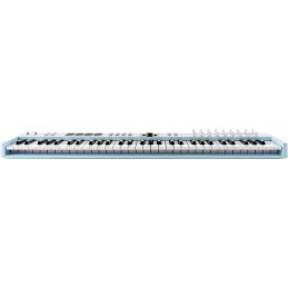 Image d'un  clavier MIDI Keylab Essentiel 61 mk3, de la couleur aquamarine, de la marque Arturia