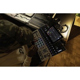 Image d'un contrôleur MPC XL de la marque Akai Professional