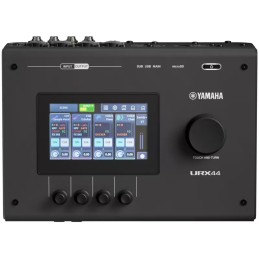Image d'une interface audio URX44, de couleur noir, de la marque Yamaha