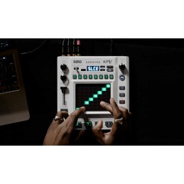 Image d'un processeur d'effet tactile, Kaoss Pad V, de couleur blanc et de la marque Korg