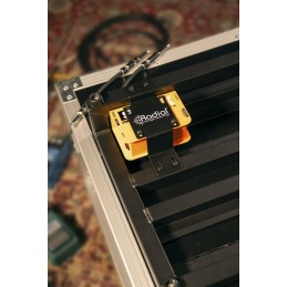 Image d'un chassis format simple, TrainTrack bracket métal pour pedalboard de la marque Radial
