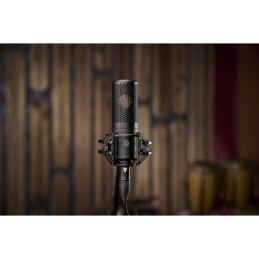 Image d'un microphone cardioïde à condensateur avec suspension, KSM32C-HM, de la marque Shure