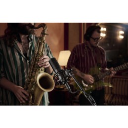 Image d'un microphone cardioïde à condensateur avec suspension, KSM32C-HM, de la marque Shure