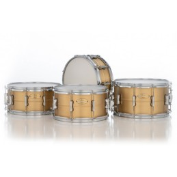 Image d'une caisse claire Primal Collective 14x5.5" en laiton, de la marque Pearl