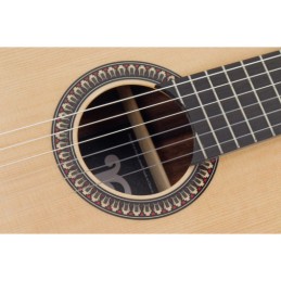 Image d'une guitare classique P800 Expression 4/4 avec Housse, de la marque Pleyel