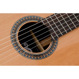 Image d'une guitare Classique P2000 Exception 4/4 avec housse, de la marque Pleyel