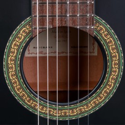 Image d'une guitare classique, 1C Black Satin, de la marque Alhambra