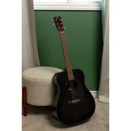 Image d'une guitare Folk Éléctro-Acoustique TAG1 E, de couleur Translucent Black, de la marque Yamaha