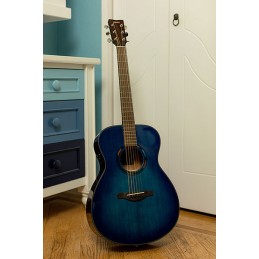 Image d'une guitare Folk Électro-Acoustique TAS1 E, de couleur Ultra Marine, de la marque Yamaha