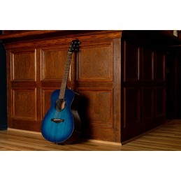 Image d'une guitare Folk Électro-Acoustique TAS1 E, de couleur Ultra Marine, de la marque Yamaha