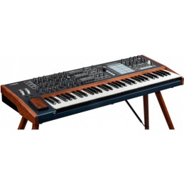 Image d'un synthétiseur Polybrute, de la marque Arturia