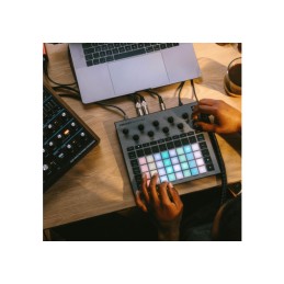 Image d'une Boîte à Rythme Circuit Rhythm, de la marque Novation