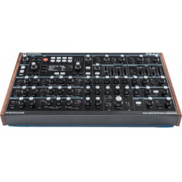 Image d'un Synthétiseur Hybride Peak, de la marque Novation