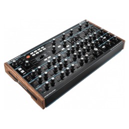 Image d'un Synthétiseur Hybride Peak, de la marque Novation