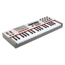 Image d'un Clavier Maître MIDI MPK Mini Plus II, de la marque Akai Professional